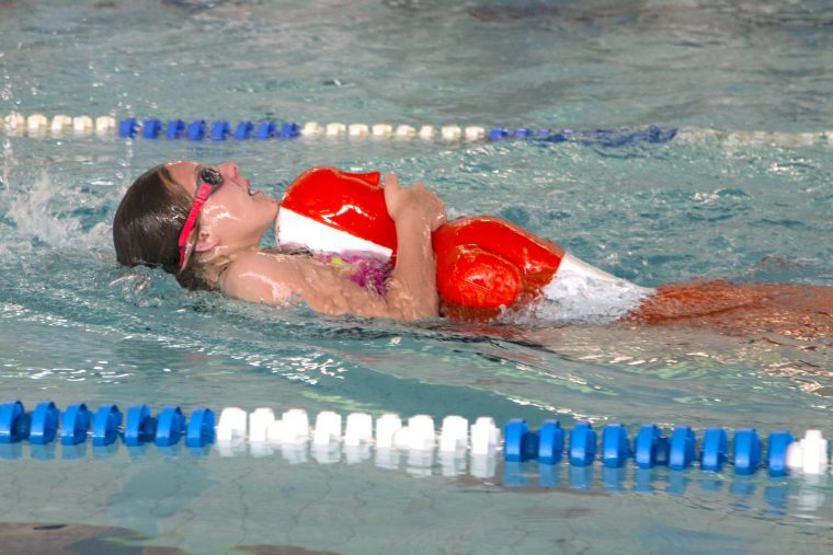 Lifesavingzwemmen bij Reddingsbrigade Nederweert 